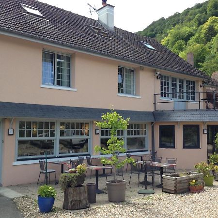 Auberge De La Roque La Roquette Екстер'єр фото