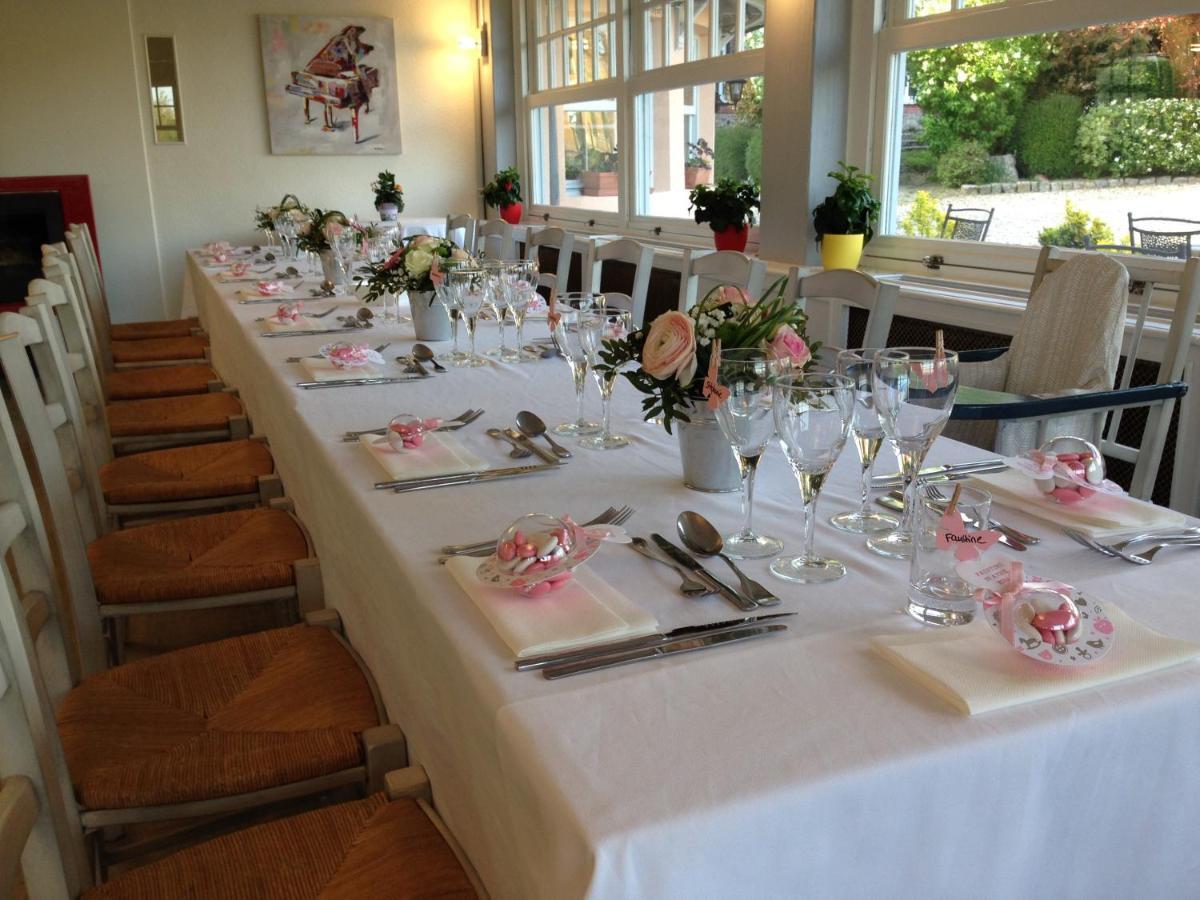 Auberge De La Roque La Roquette Екстер'єр фото