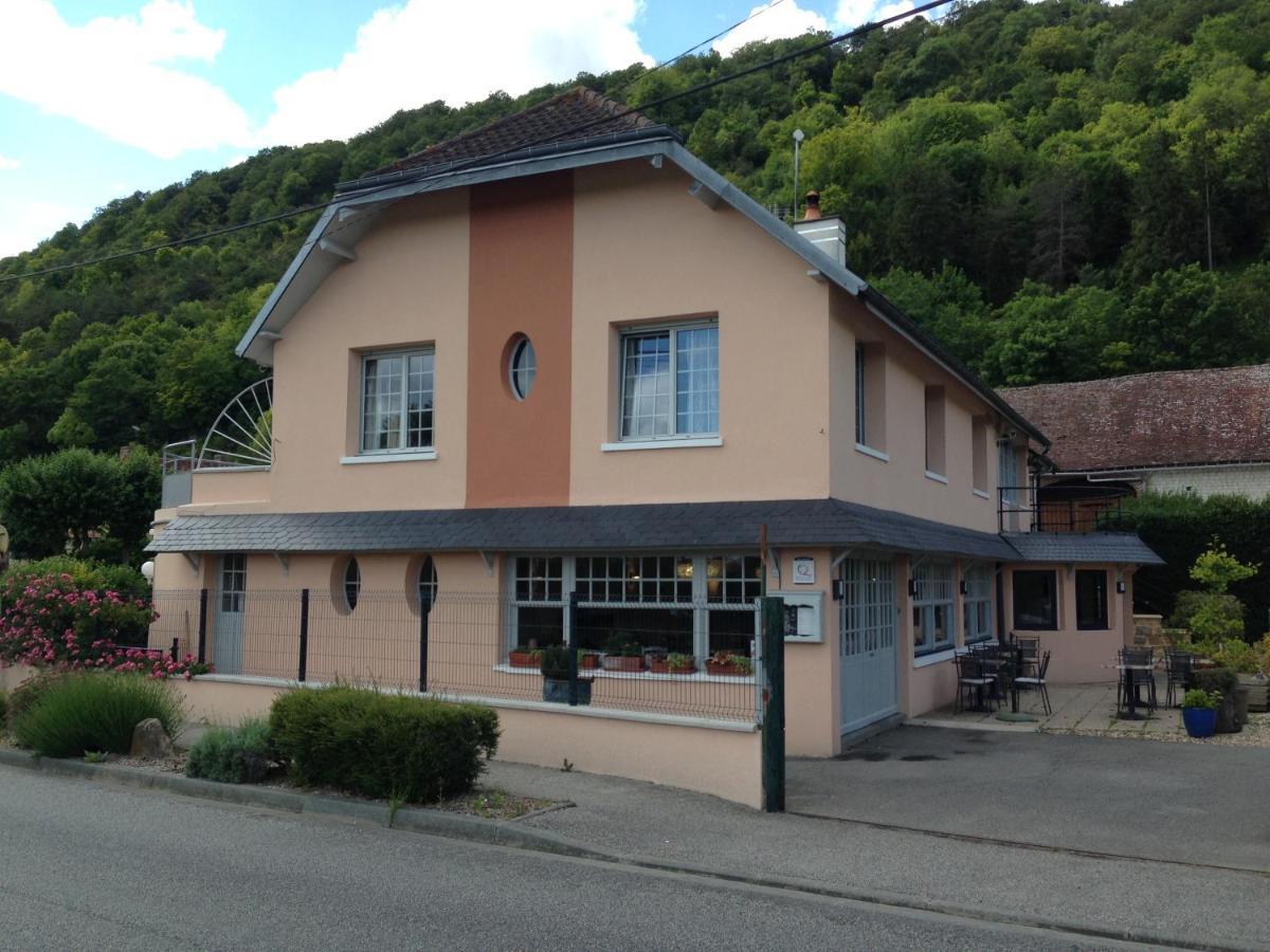 Auberge De La Roque La Roquette Екстер'єр фото