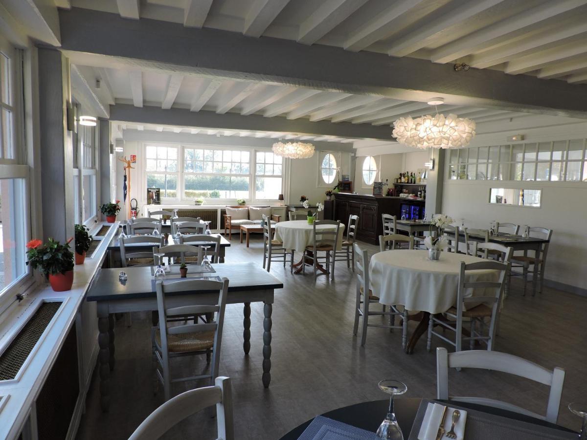 Auberge De La Roque La Roquette Екстер'єр фото
